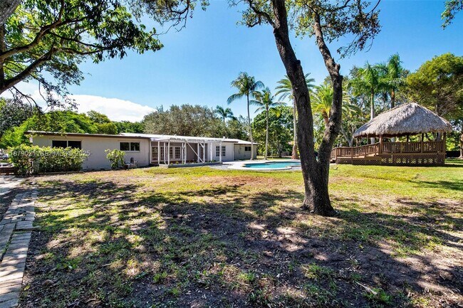 Building Photo - 11301 SW 91st Ave