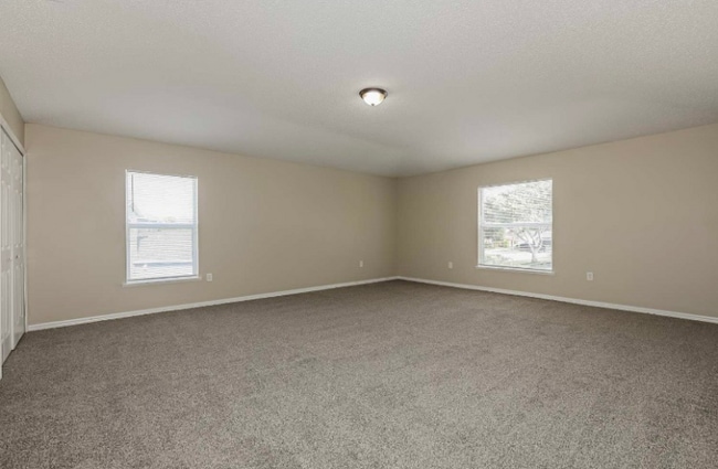 Building Photo - 6024 Kaley Dr