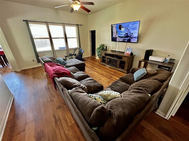 Foto del edificio - 19600 Per Lange Pass