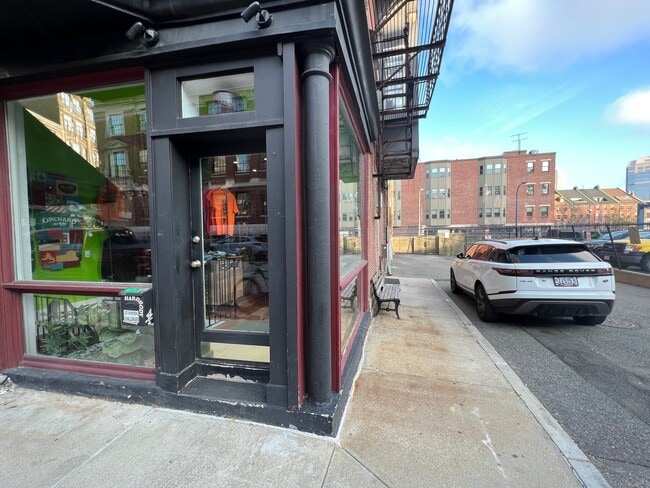 Building Photo - 148 N St