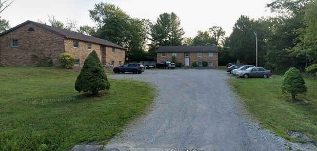 Building Photo - 546 S Charity St