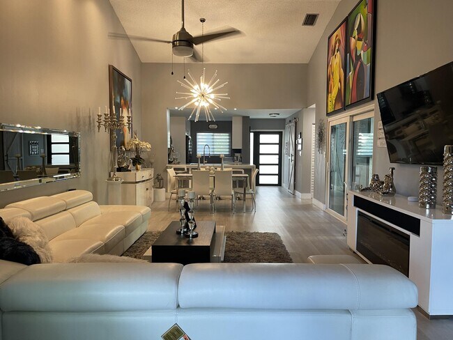 Foto del edificio - 1816 Tamarind Ln