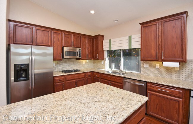 Building Photo - 3 br, 2 bath House - 2215 Rockview Glen