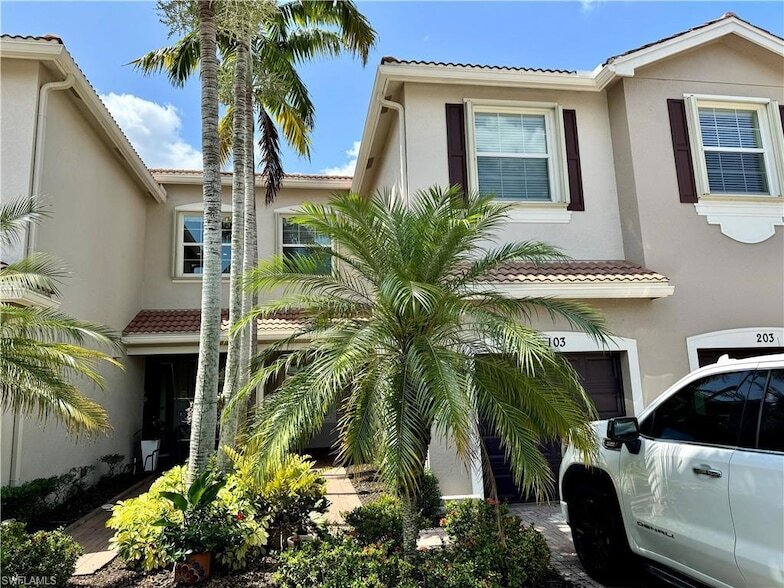Foto principal - 6525 Monterey Point