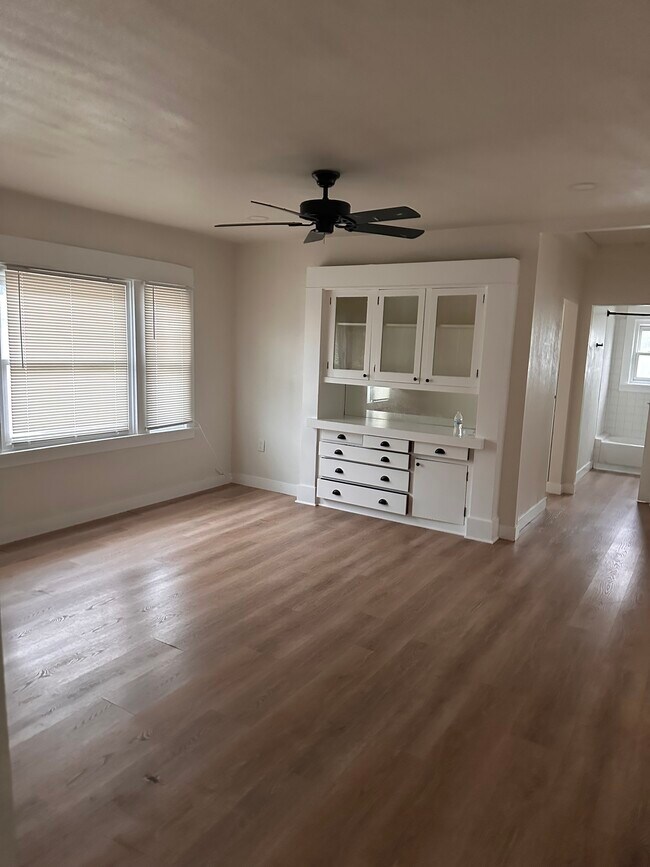 Foto del edificio - 815 Lime Ave