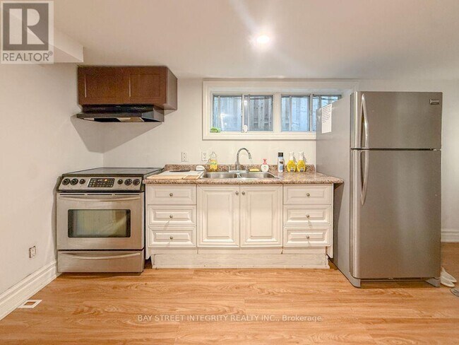 Photo du bâtiment - 275 Estelle Ave