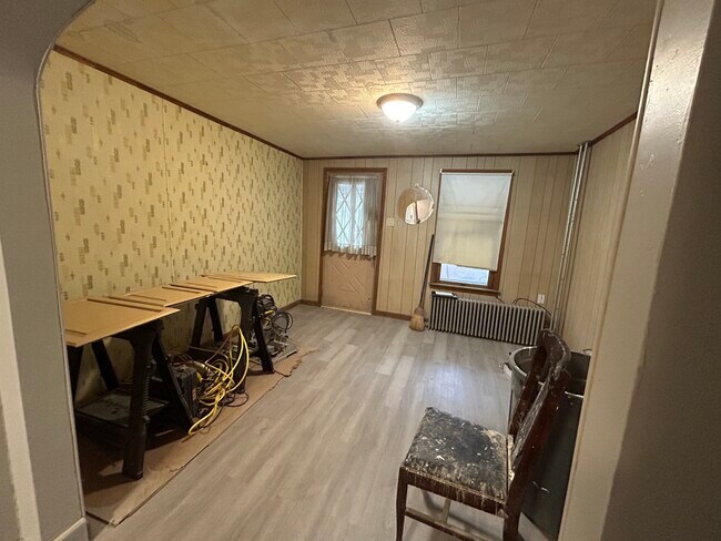 Cozy living room, excuse the construction! - 916 W Wood St