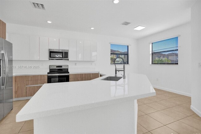 Building Photo - 3504 W 94th St