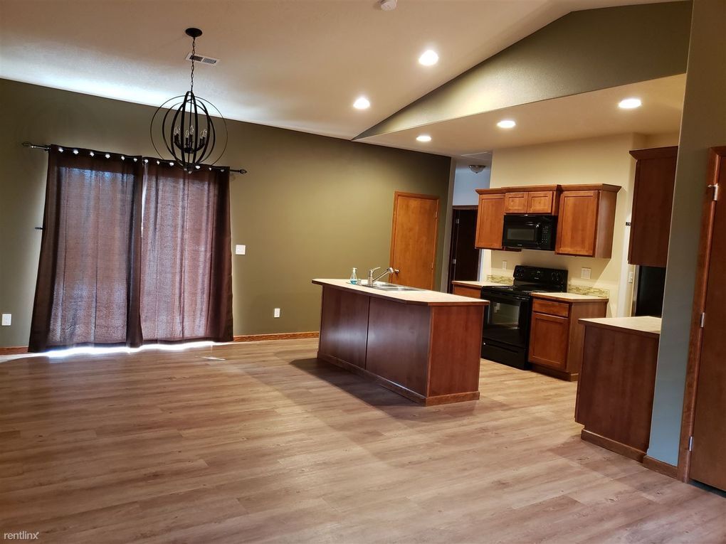 1919 N Flora Rd, Spokane Valley, WA 99016 Townhome Rentals in Spokane