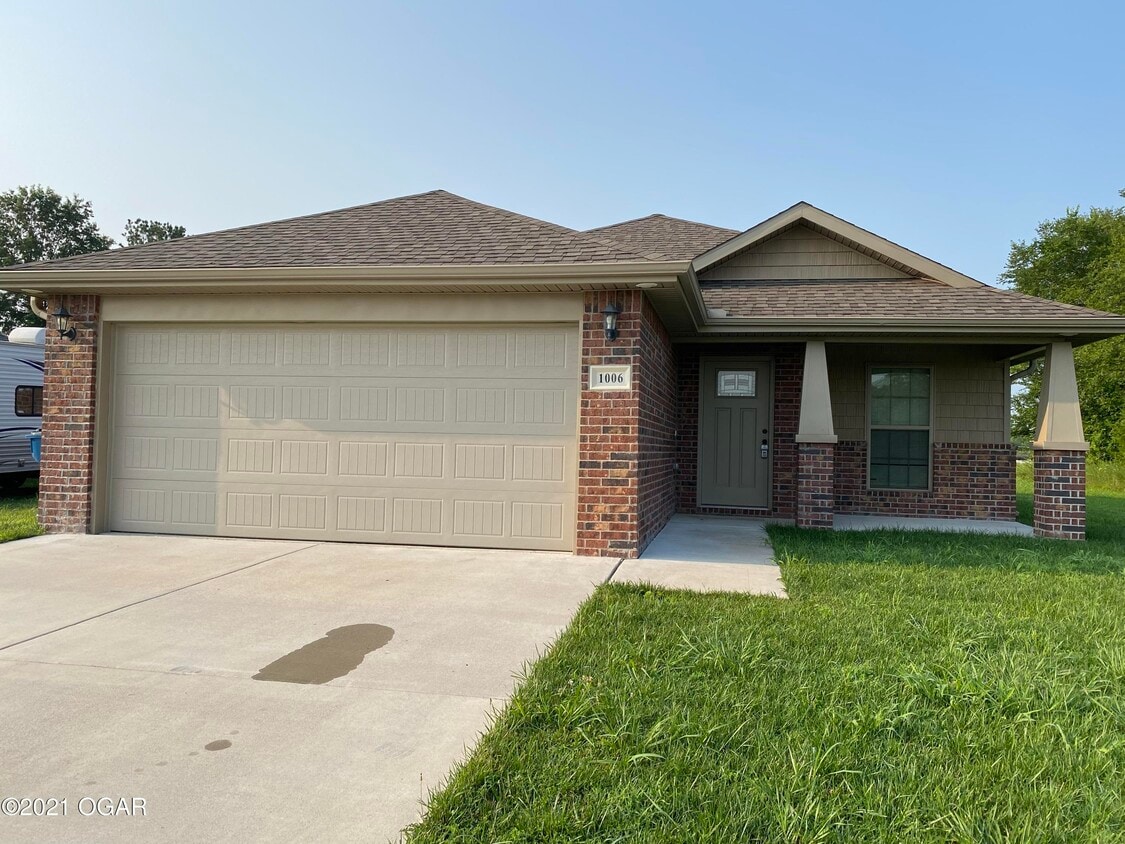 1006 Nicholas Ln, Carl Junction, MO 64834 Condo for Rent in Carl