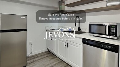 Building Photo - 630 N Skyline Dr