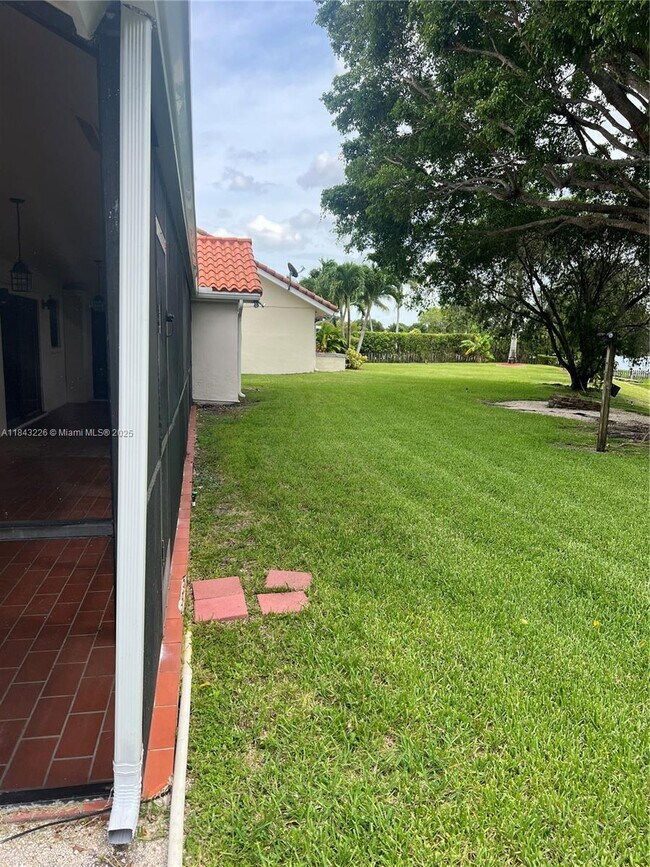 Foto del edificio - 1652 Egret Rd