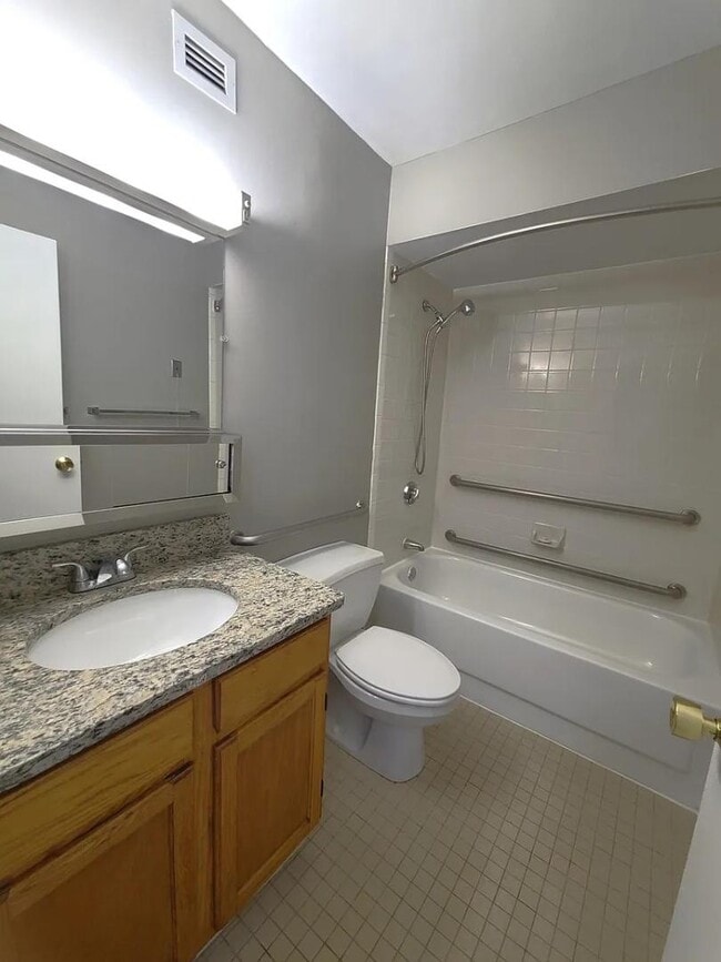 Building Photo - 40 Westwind Rd