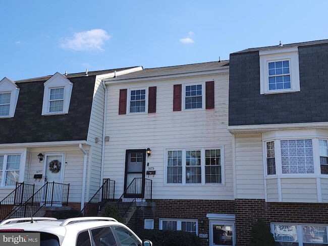 Foto del edificio - 1675 Ridgely Ct