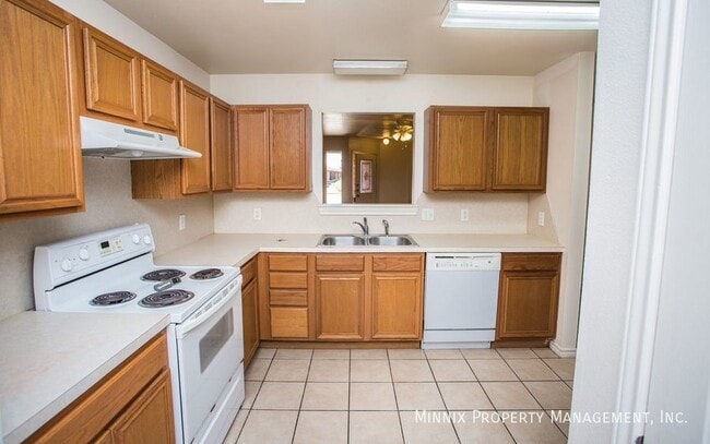 Foto del edificio - 908 N Belmont Ave