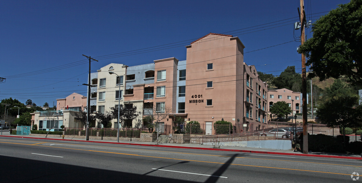 Foto del edificio - Mission Village