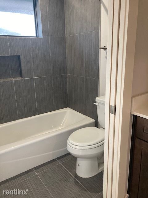 Building Photo - 5611 William Holland Ave