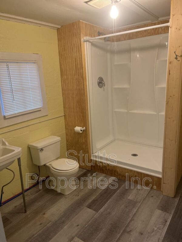 Building Photo - 538 Martha Ave