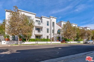 Foto del edificio - 10639 Woodbridge St