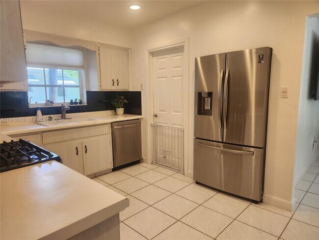 Foto del edificio - 1229 Jefferson St