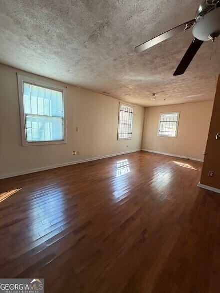 Foto del edificio - 2002 Chicago Ave NW