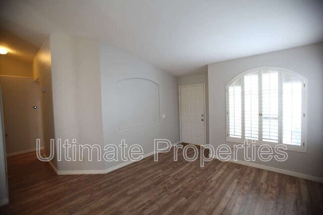 Building Photo - 7439 W Via Del Sol Dr