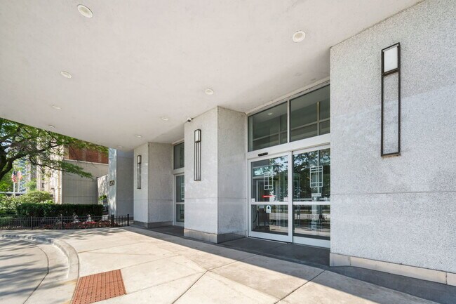 Foto del edificio - 1550 N Lake Shore Dr