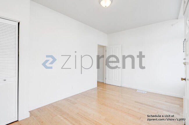 Foto del edificio - 392 Crescent Ave