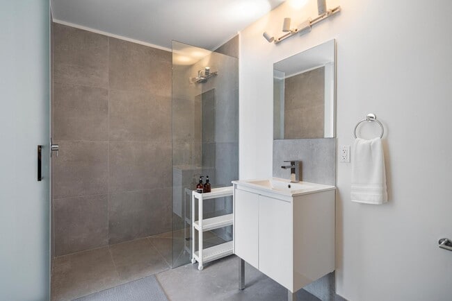 Building Photo - Pastel Apartments