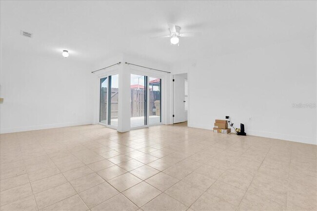 Foto del edificio - 475 Hunter Cir