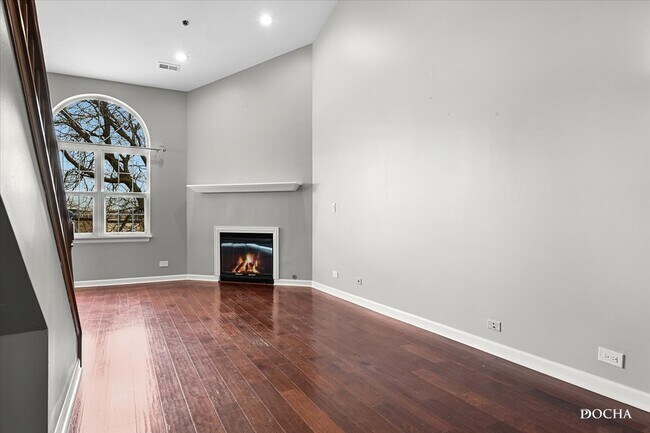 Building Photo - 5S470 Scots Dr