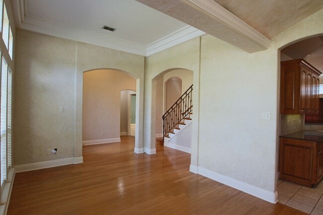 Building Photo - 1202 River Bend Dr