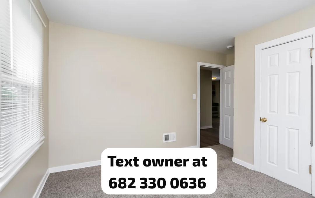 Building Photo - 467 W Avery St