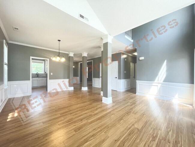 Building Photo - Lovely 4 Bedroom, 2.5 Bath Home w/ 2-Car G...