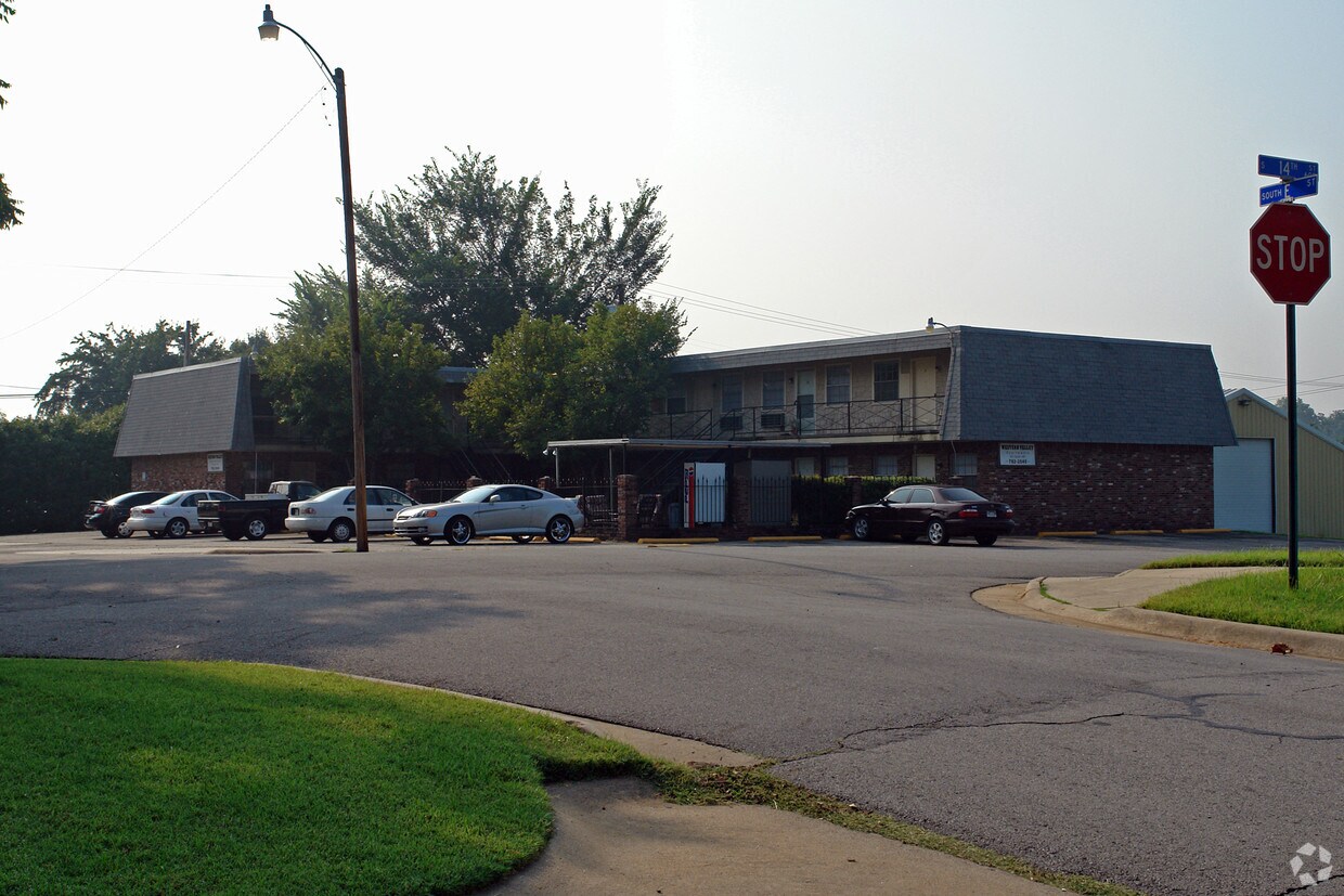 Foto principal - Western Valley Apartments