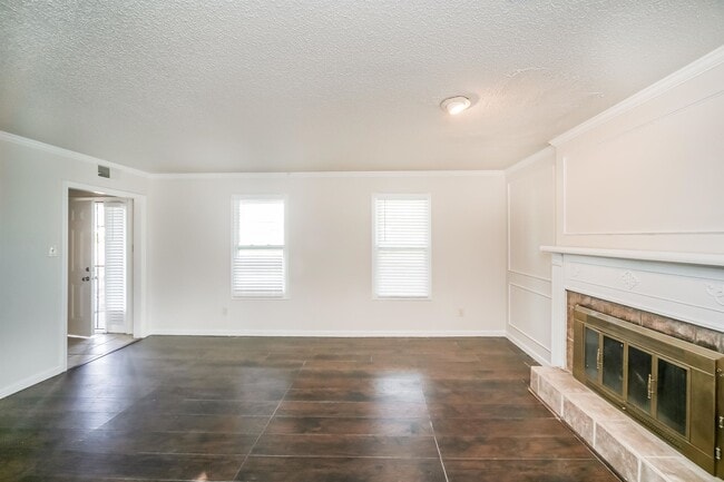 Building Photo - 6145 Shadowfall Cove