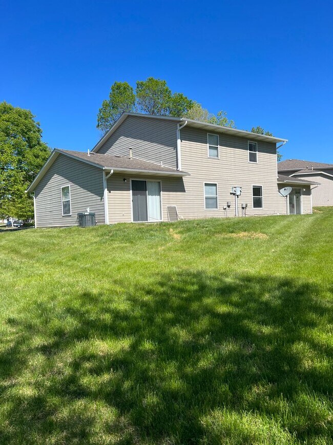 Foto del edificio - 630-632 W. Country Squire Ct.