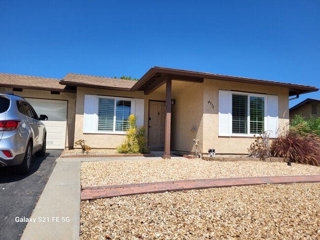 Building Photo - 4536 Beverly Glen Dr