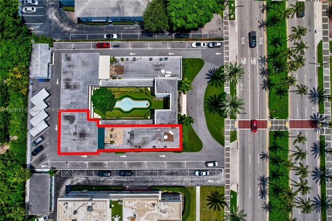 Foto del edificio - 9920 Collins Ave