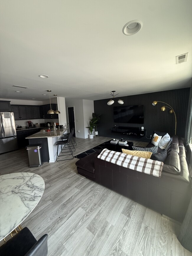 Foto del edificio - 111 Crepe Myrtle Ln