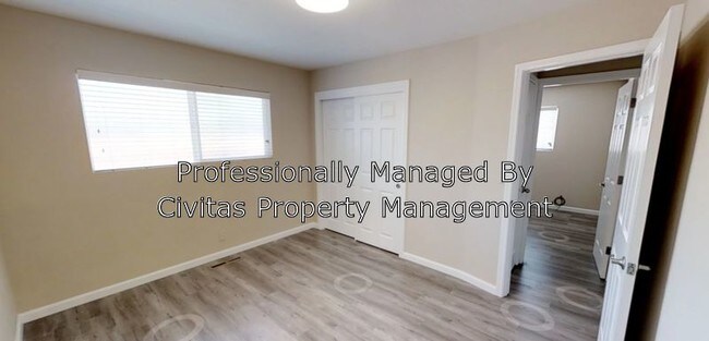 Foto del edificio - 728 Golden Oak Dr