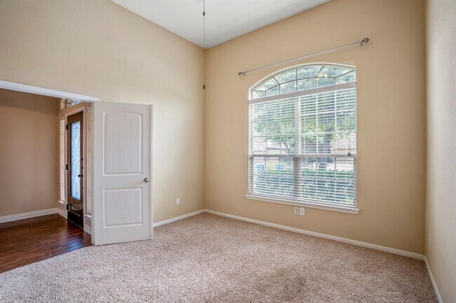 Foto del edificio - 1054 Forest Haven Ct