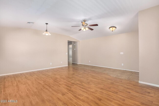 Building Photo - 17556 W Bloomfield Rd