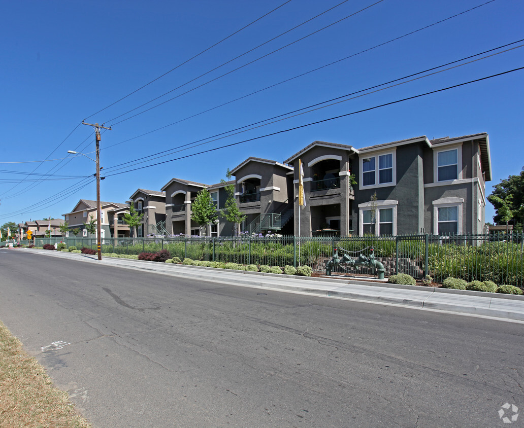 Primary Photo - Varenna Senior Apartments (Senior Living)