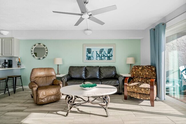 Foto del edificio - 8743 Thomas Dr