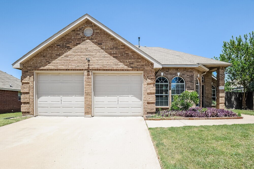 Foto principal - 3017 Morning Dove Ln