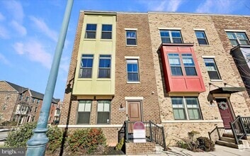 Building Photo - 1800 E Eager St
