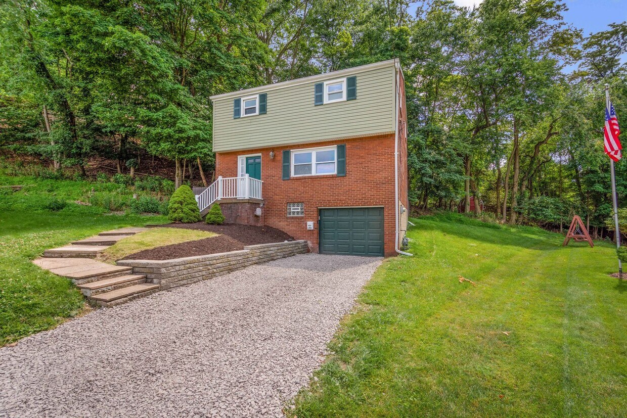 Foto principal - AVAILABLE AUGUST 1ST!! Gorgeous 3 BEDROOM ...