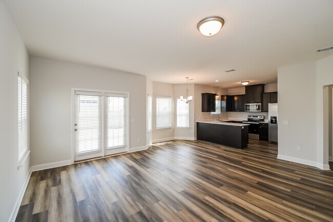 Foto del edificio - 812 Marne Blvd