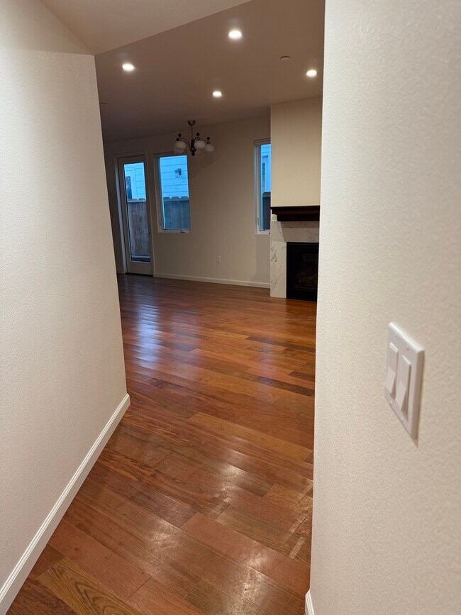 Foto del edificio - 1869 Ocean View Ave